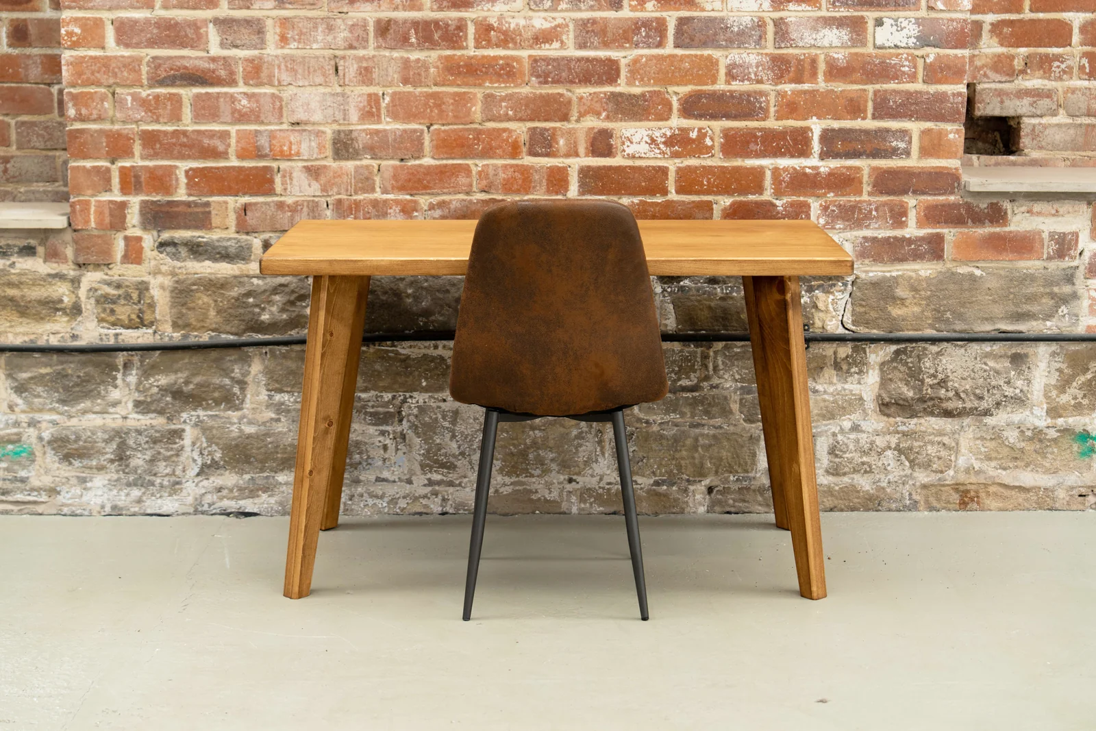 Mesa de Madeira Sólida